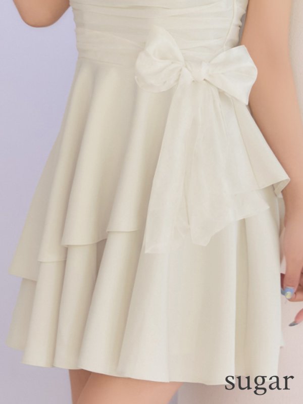 ホワイト　モデル：如月れい　身長：156cm　着用サイズ：Sサイズ