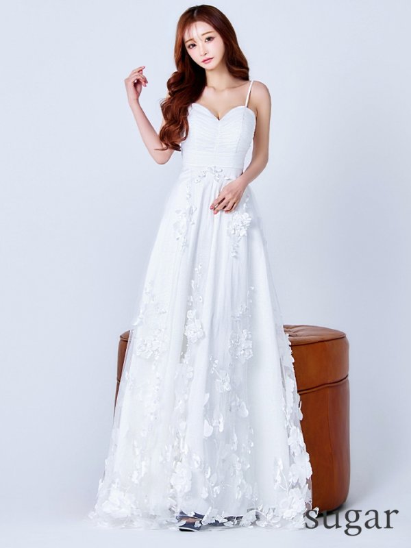 アイボリー モデル：真優川咲　身長：158cm　着用サイズ：8号(Sサイズ)