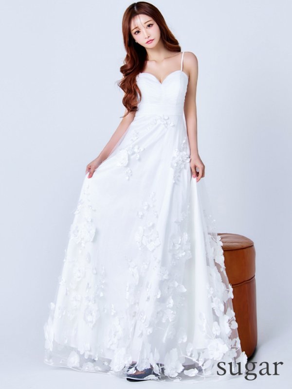 アイボリー モデル：真優川咲　身長：158cm　着用サイズ：8号(Sサイズ)