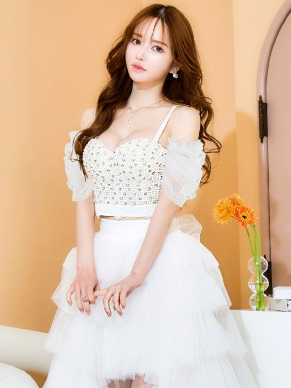 アイボリー モデル:ゆめ 身長:160cm 着用サイズ:8号(Sサイズ)