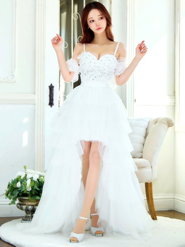 アイボリー モデル:真優川咲 身長:158cm 着用サイズ:8号(Sサイズ)