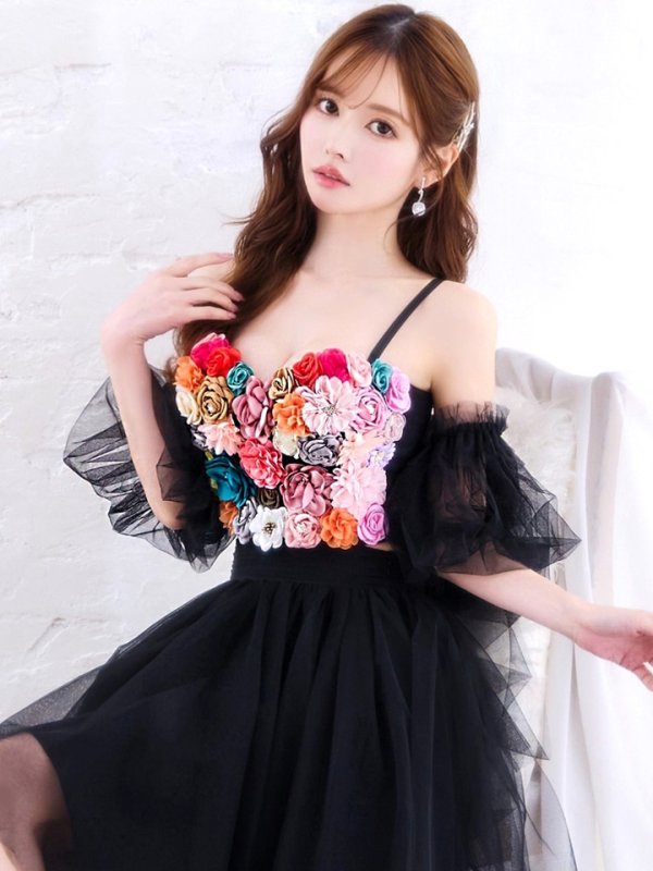 ブラック モデル:ゆめ 身長:160cm 着用サイズ:8号(Sサイズ)