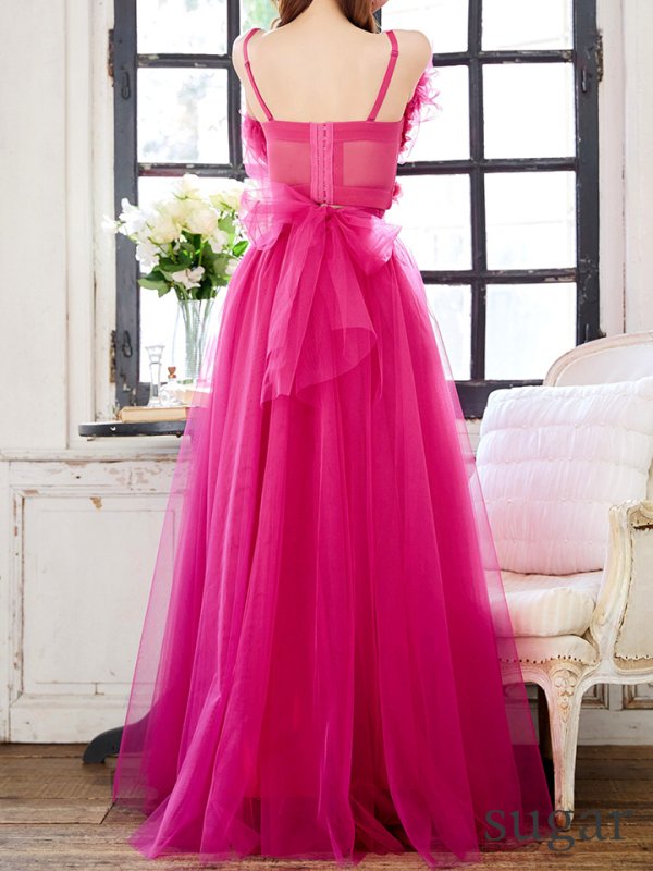 マゼンタ モデル:真優川咲 身長:158cm 着用サイズ:8号(Sサイズ)