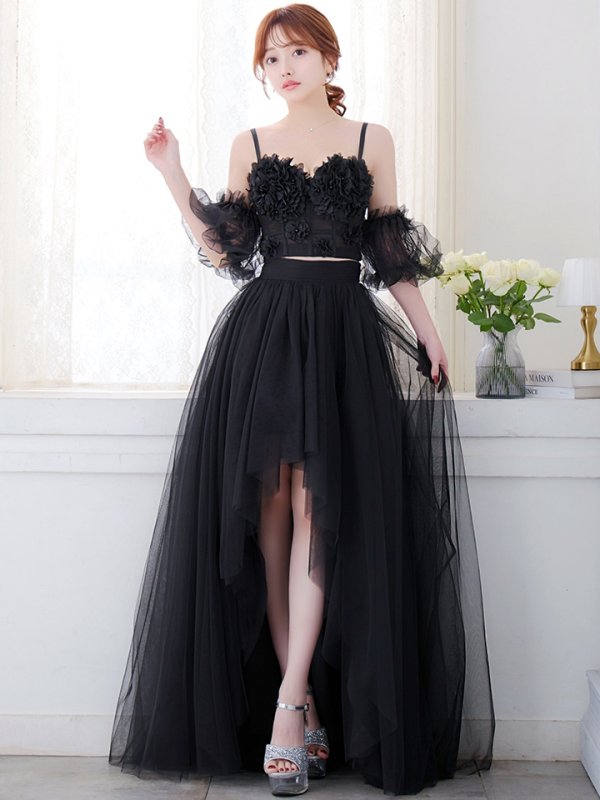 ブラック モデル:羽澄まり 身長:158cm 着用サイズ:8号(Sサイズ)