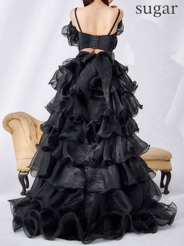 ブラック　モデル：真優川咲　身長：158cm　着用サイズ：8号(Sサイズ)