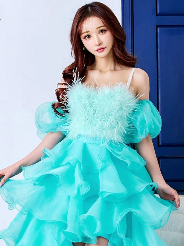 ミントキャンディー モデル:真優川咲 身長:158cm 着用サイズ:8号(Sサイズ)