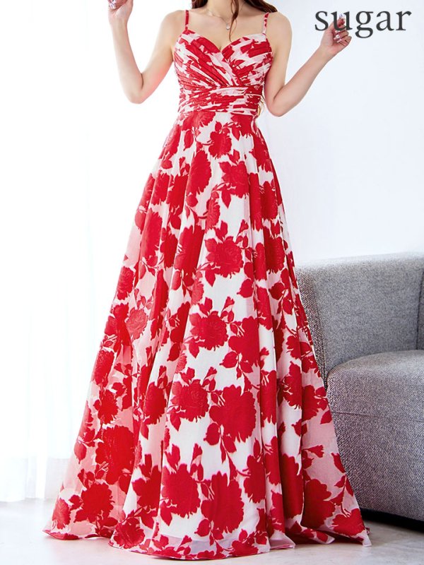 アイボリーレッド モデル：真優川咲　身長：158cm　着用サイズ：8号(Sサイズ)