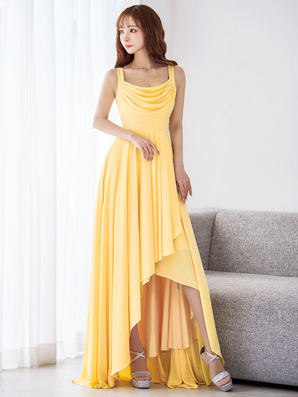 バナナ モデル：真優川咲　身長：158cm　着用サイズ：8号(Sサイズ)