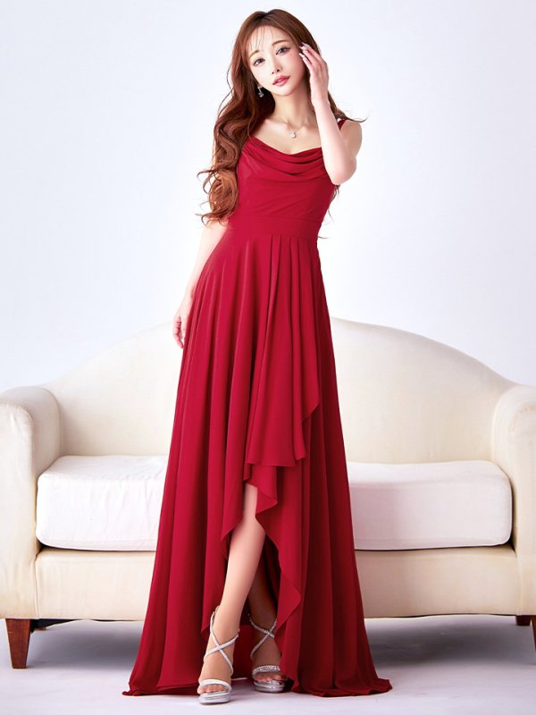 ダークレッド モデル：真優川咲　身長：158cm　着用サイズ：8号(Sサイズ)