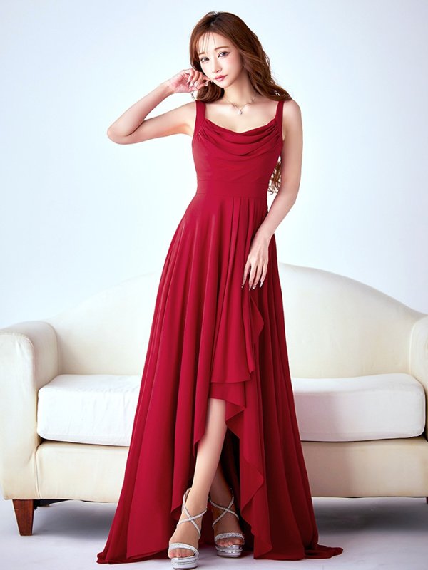 ダークレッド モデル：真優川咲　身長：158cm　着用サイズ：8号(Sサイズ)