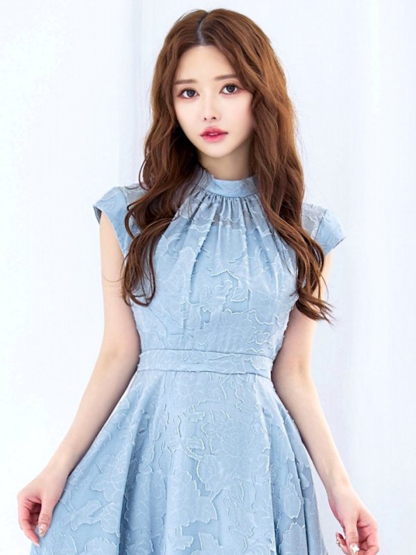 パウダーブルー モデル：ゆめ　身長：160cm　着用サイズ：8号(Sサイズ)