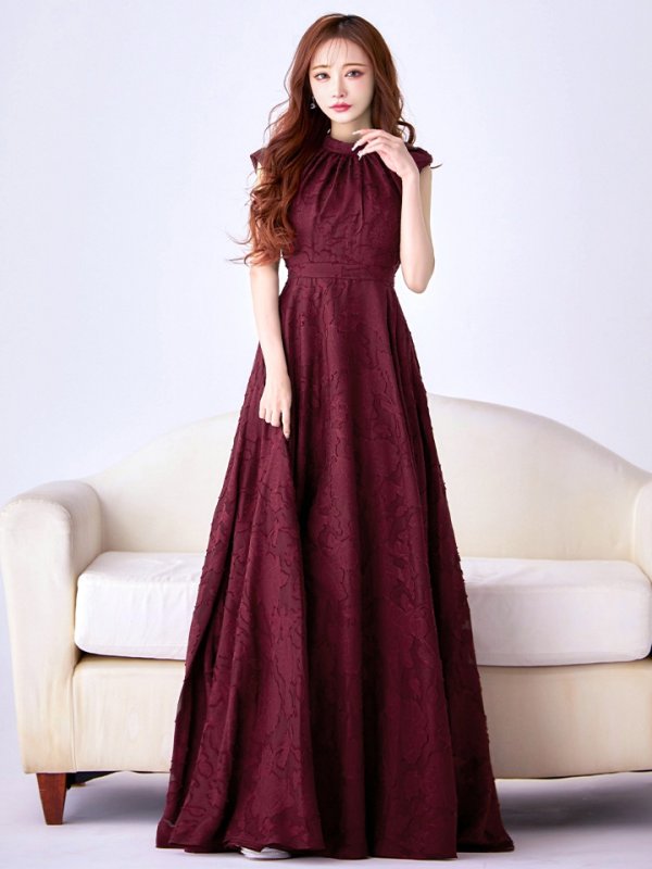 ワイン モデル：真優川咲　身長：158cm　着用サイズ：8号(Sサイズ)