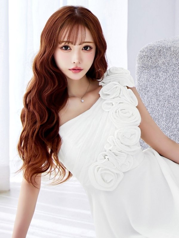 アイボリー モデル：真優川咲　身長：158cm　着用サイズ：8号(Sサイズ)