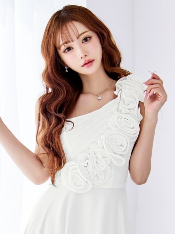 アイボリー モデル：真優川咲　身長：158cm　着用サイズ：8号(Sサイズ)