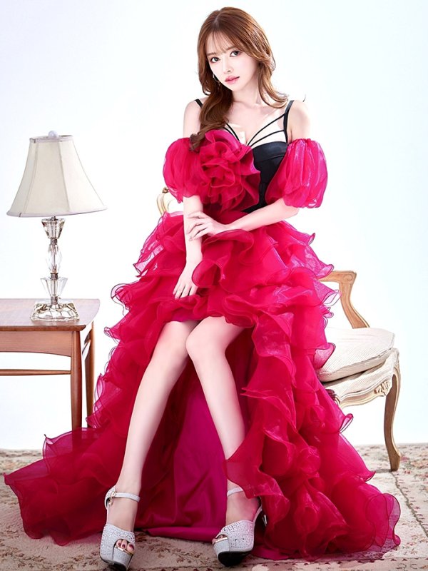 クランベリーブラック　モデル：ゆめ　身長：160cm　着用サイズ：8号(Sサイズ)