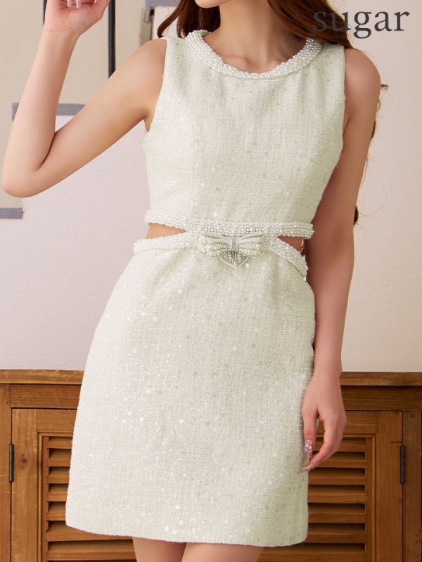 アイボリー モデル：真優川咲　身長：158cm　着用サイズ：7号(Sサイズ)着用