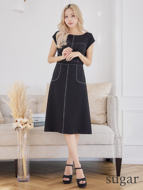 ブラック モデル:ぴょな 身長:160cm 着用サイズ:7号(Sサイズ)