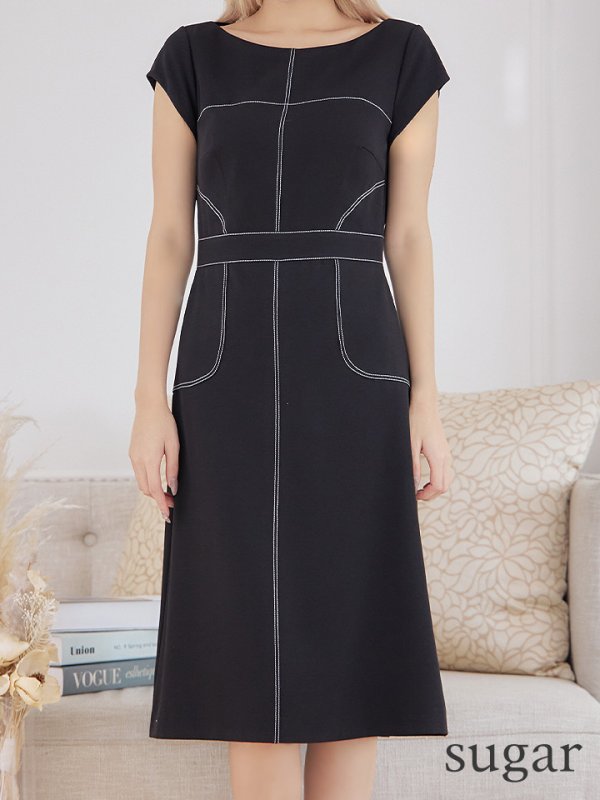 ブラック モデル:ぴょな 身長:160cm 着用サイズ:7号(Sサイズ)