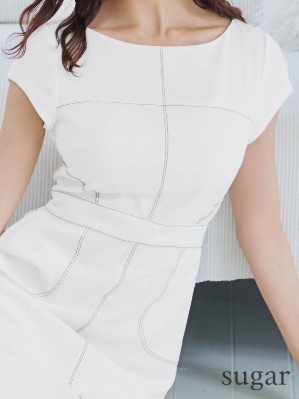 ホワイト　モデル：阿部なつき　身長160cm　着用サイズ：Sサイズ