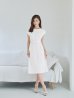 ホワイト　モデル：阿部なつき　身長160cm　着用サイズ：Sサイズ
