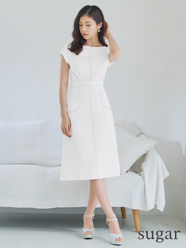 ホワイト　モデル：阿部なつき　身長160cm　着用サイズ：Sサイズ