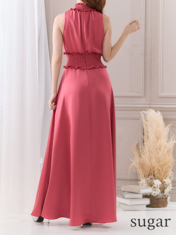 レッド モデル:杉山佳那恵 身長:158cm 着用サイズ:5号(XSサイズ)