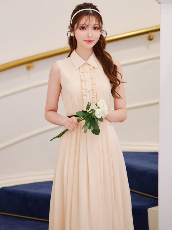 アイボリー モデル:桜伊みやこ 身長:168cm:7号(Sサイズ)