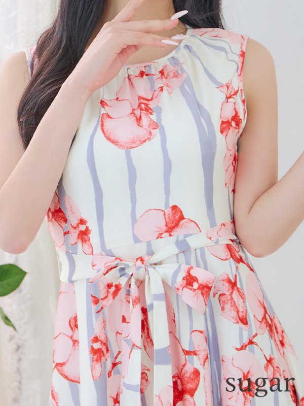 ピンク モデル:カルア 身長:156cm 着用サイズ:7号(Sサイズ)