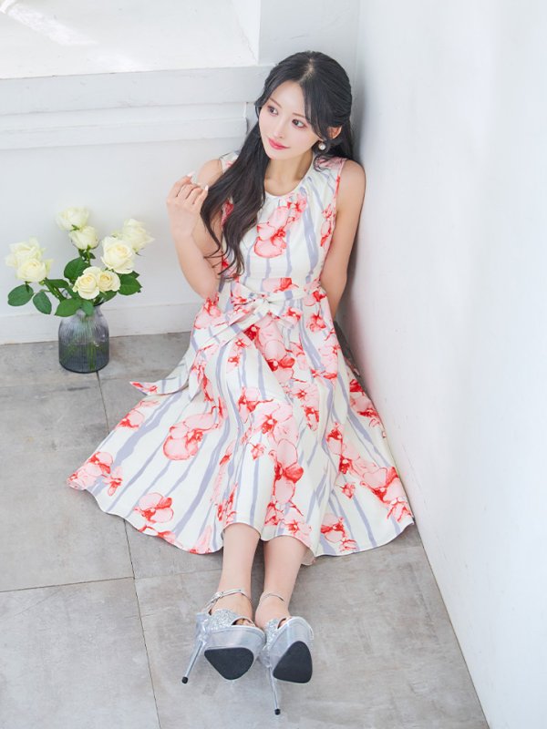 ピンク モデル:カルア 身長:156cm 着用サイズ:7号(Sサイズ)