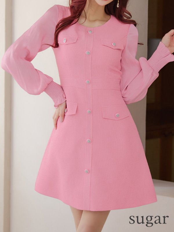 ピンク モデル:真優川咲 身長:158cm 着用サイズ:7号(Sサイズ)