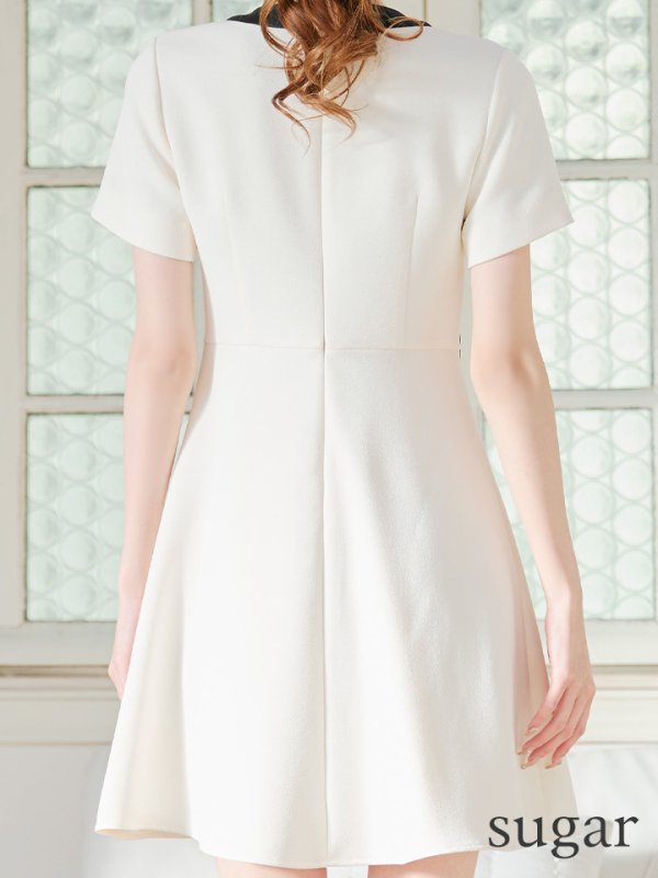 アイボリー モデル：あすか　身長：170cm　着用サイズ：7号(Sサイズ)