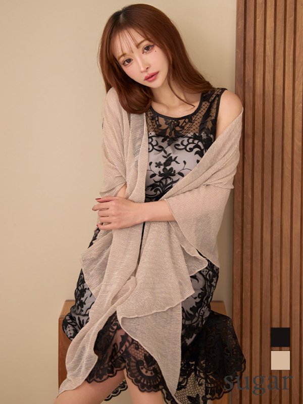 ベージュ　モデル：真優川咲　身長：158cm　着用サイズ：Fサイズ