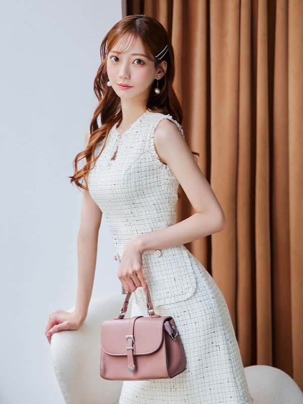 ホワイト　モデル：あすか　身長：170cm　着用サイズ：Sサイズ