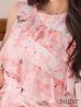 ピンク　モデル：真優川咲　身長：158cm 着用サイズ：7号(Sサイズ)