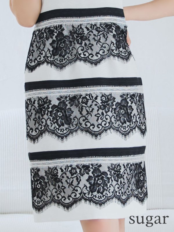 ホワイト×ブラック　モデル：阿部なつき　身長160cm　着用サイズ：Sサイズ