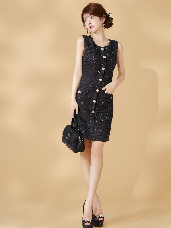 ブラック モデル：まりん　身長：164cm　着用サイズ：7号(Sサイズ)