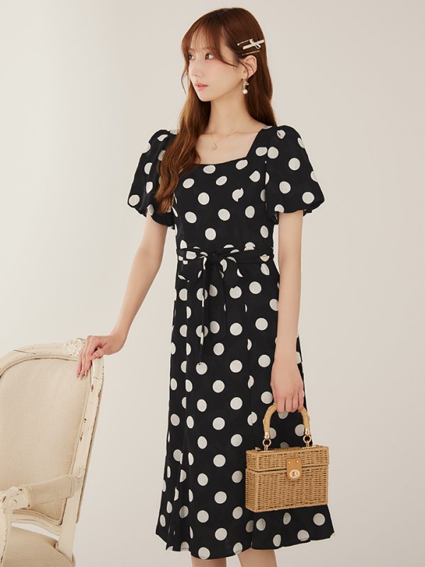 ブラックxアイボリー モデル:あすか 身長:170cm 着用サイズ:7号(Sサイズ)