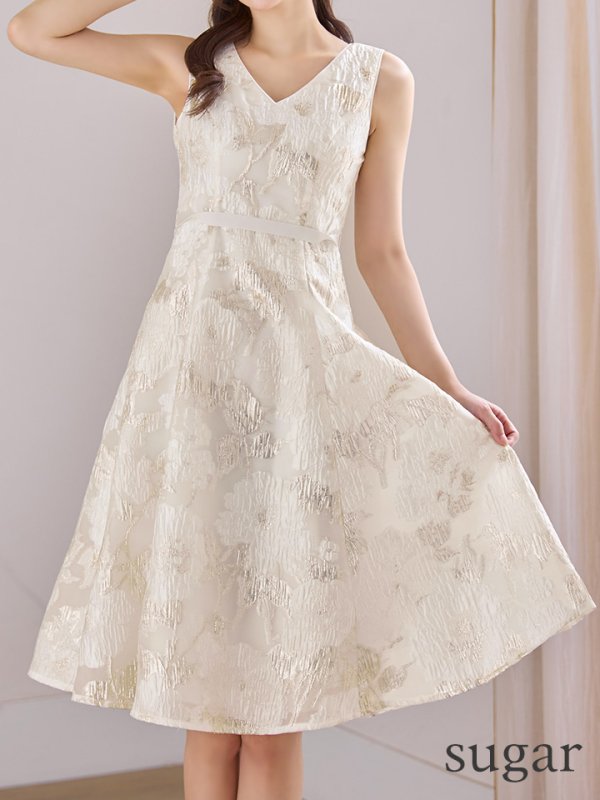 アイボリー モデル:にじほ 身長:160cm 着用サイズ:7号(Sサイズ)