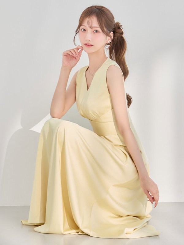 イエロー　モデル：あすか　身長：170cm　着用サイズ：7号(Sサイズ)