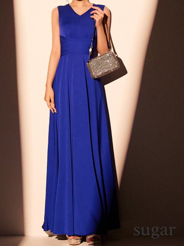 ロイヤルブルー モデル：如月れい　身長：156cm　着用サイズ：Sサイズ