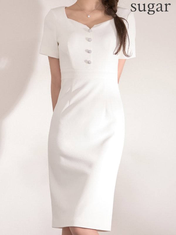 ホワイト　モデル：るりぴ　身長：165cm　着用サイズ：7号(Sサイズ)