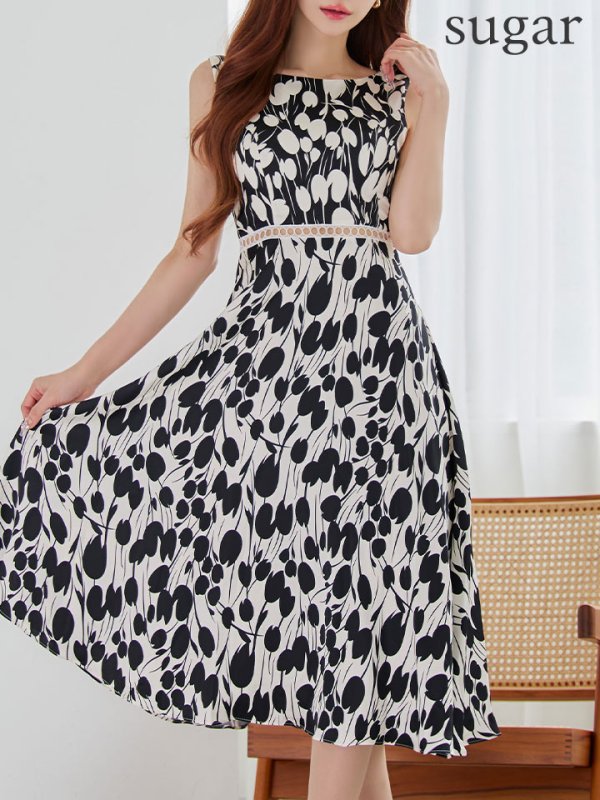 ブラックxホワイト　モデル：真優川咲　身長：158cm　着用サイズ：7号(Sサイズ)