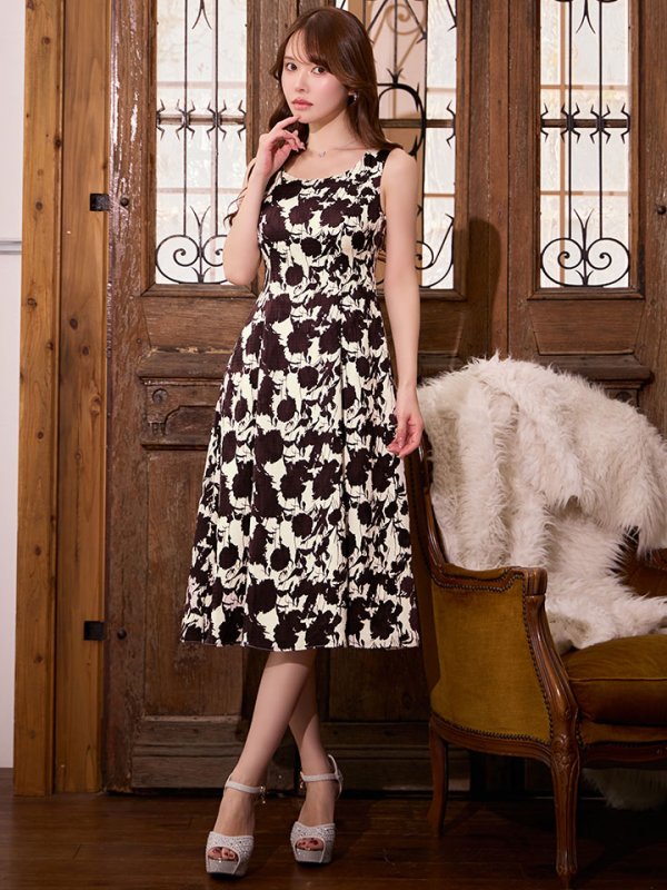 ベージュxブラウン　モデル：ゆめ　身長：160cm　着用サイズ：7号(Sサイズ)着用