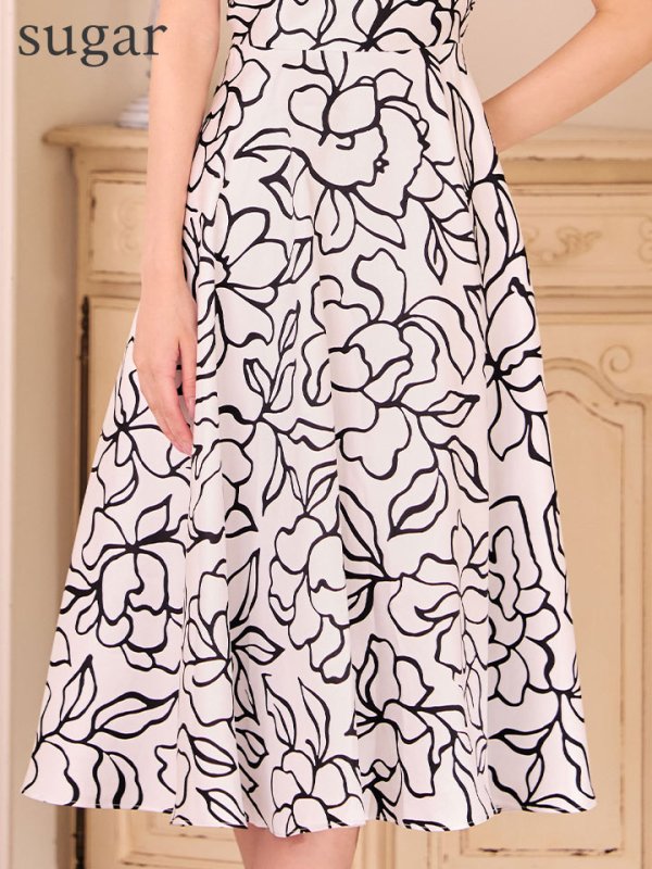 ホワイトxブラック　モデル：るりぴ　身長：165cm　着用サイズ：7号(Sサイズ)