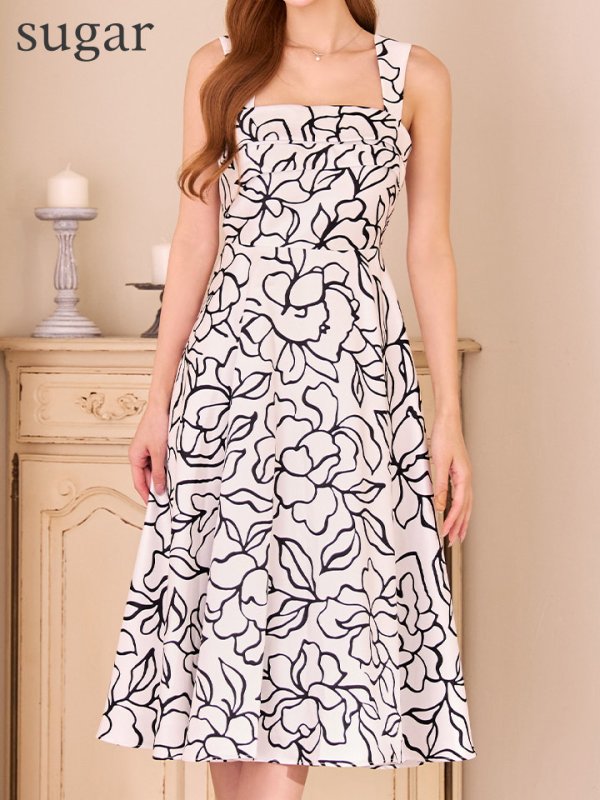 ホワイトxブラック　モデル：るりぴ　身長：165cm　着用サイズ：7号(Sサイズ)