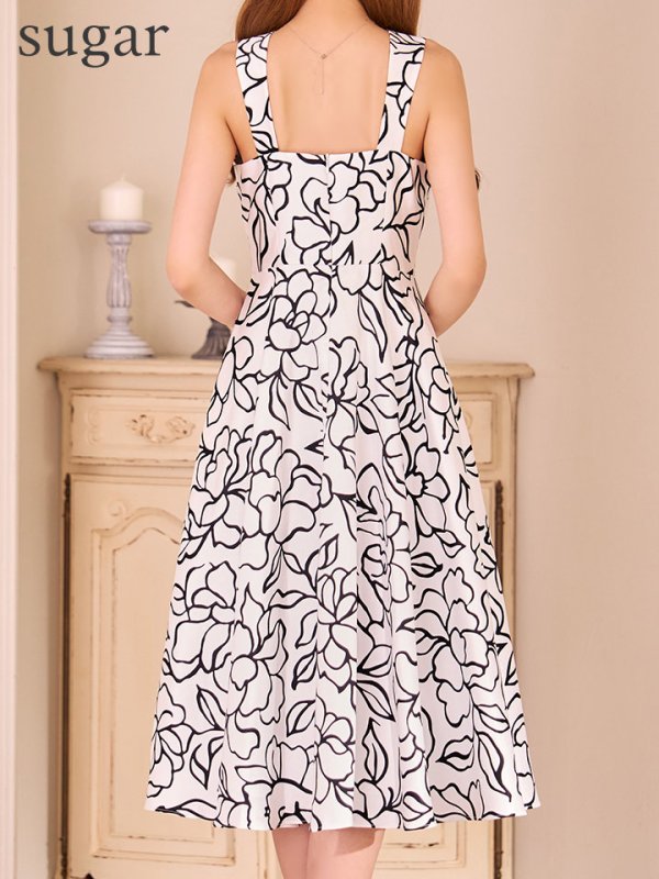 ホワイトxブラック　モデル：るりぴ　身長：165cm　着用サイズ：7号(Sサイズ)