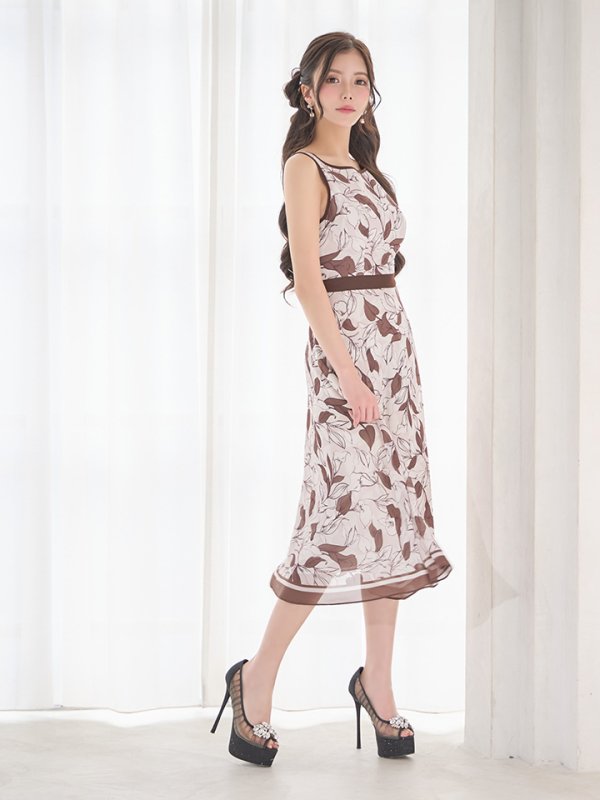 ホワイトxブラウン　モデル：せいは　身長：160cm　着用サイズ：7号(Sサイズ)