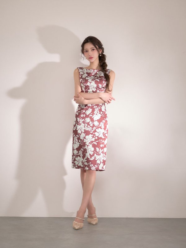 ブラウンxホワイト　モデル：るりぴ　身長：165cm　着用サイズ：Sサイズ