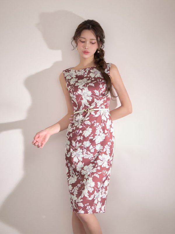 ブラウンxホワイト　モデル：るりぴ　身長：165cm　着用サイズ：Sサイズ