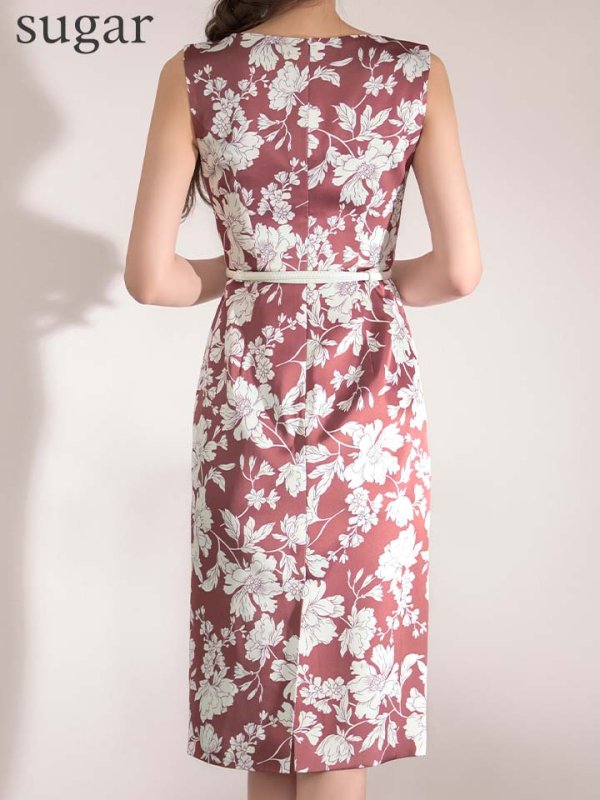 ブラウンxホワイト　モデル：るりぴ　身長：165cm　着用サイズ：Sサイズ